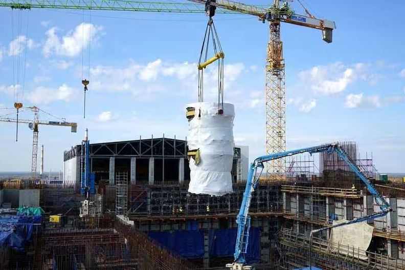 В Северске закончили установку «стального сердца» реактора БРЕСТ-ОД-300